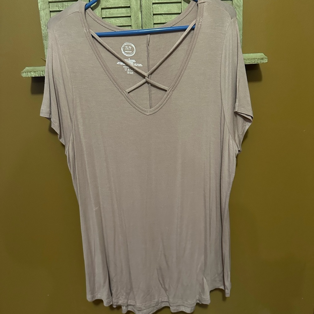 Maurices Mauve Short Sleeve V-Neck Top